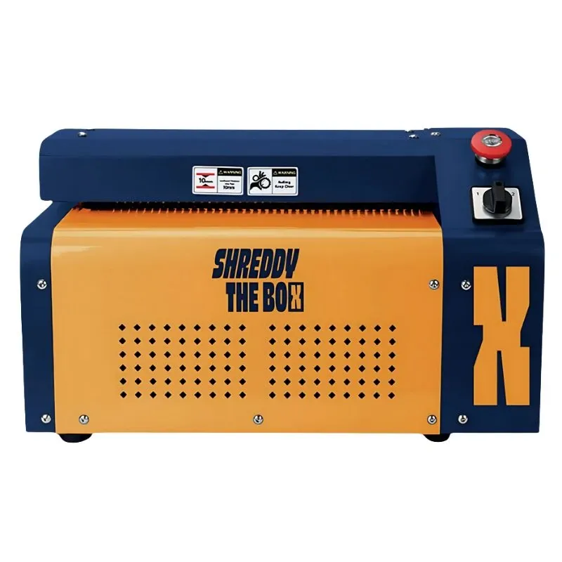 Le matelasseur de carton Shreddy One, machine compacte de calage vue de trois quarts